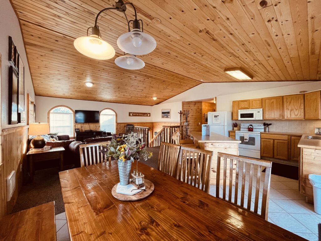 Dining Room Img 3